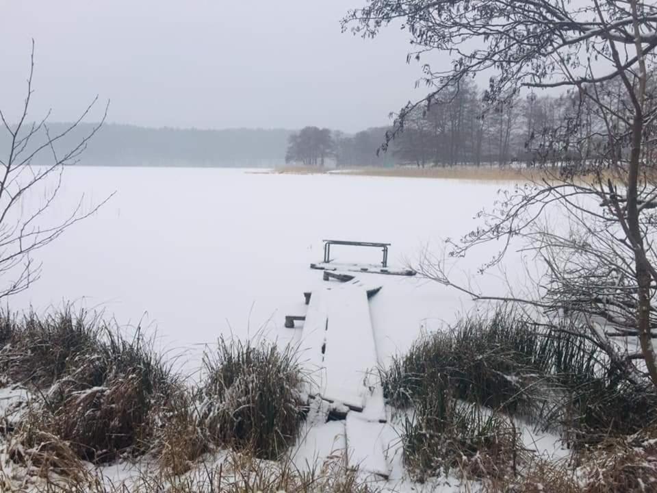 Apartament Nad Jeziorem Welle Kołczewo Exteriör bild